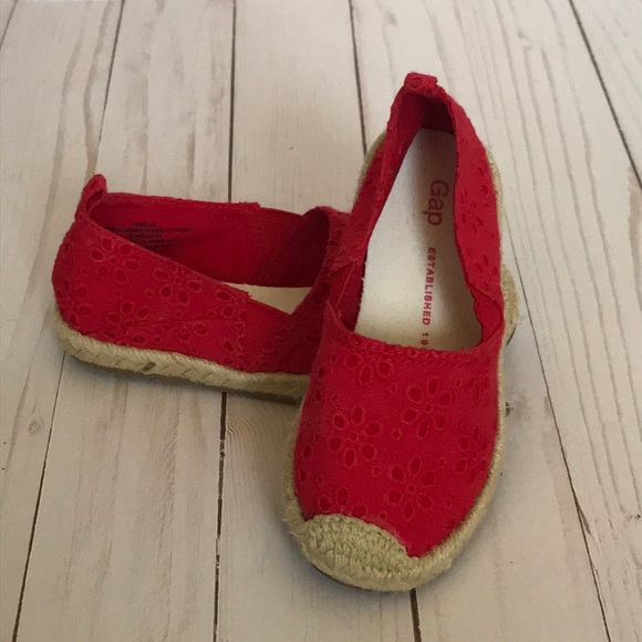 Girls Red Gap Espadrilles. Size 10 - Picture 3 of 5